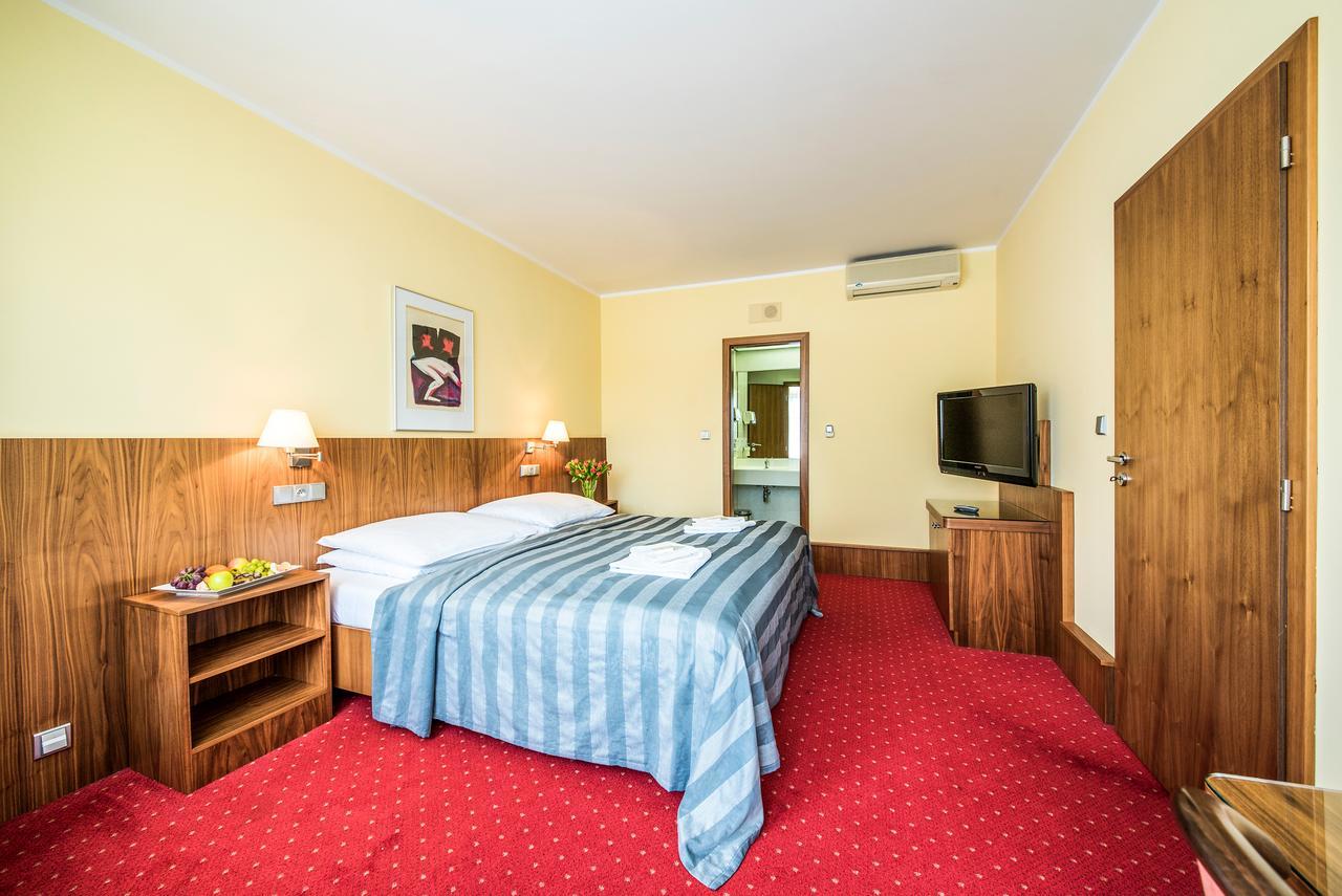 Jana Hotel 4*