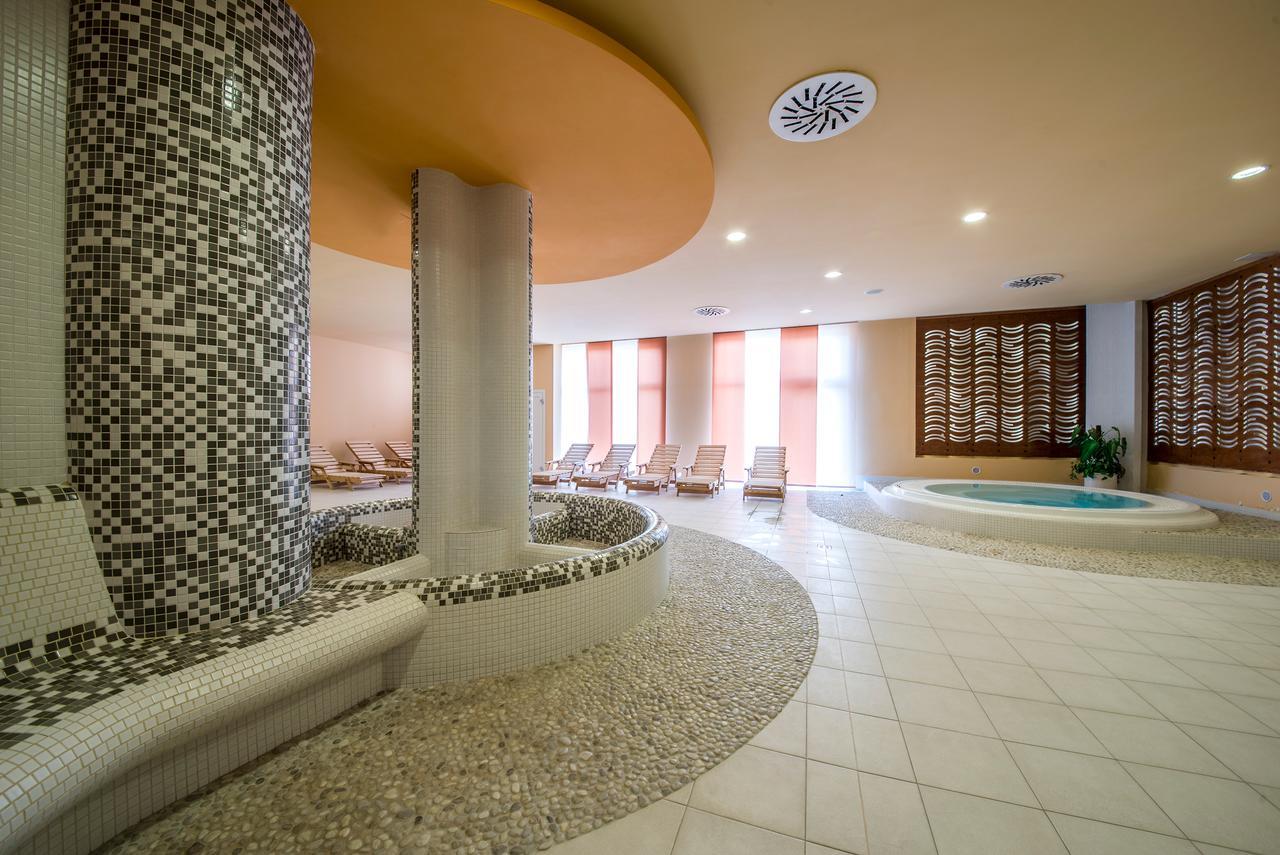 Jana Hotel