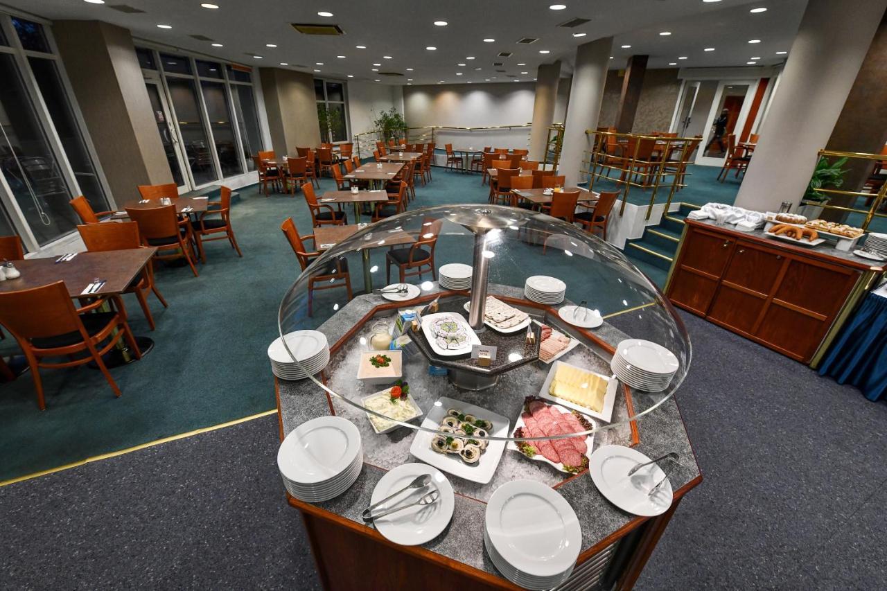 Hotel Jana 4*